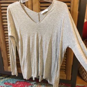 Vince. V neck soft light long sleeve grey T-shirt